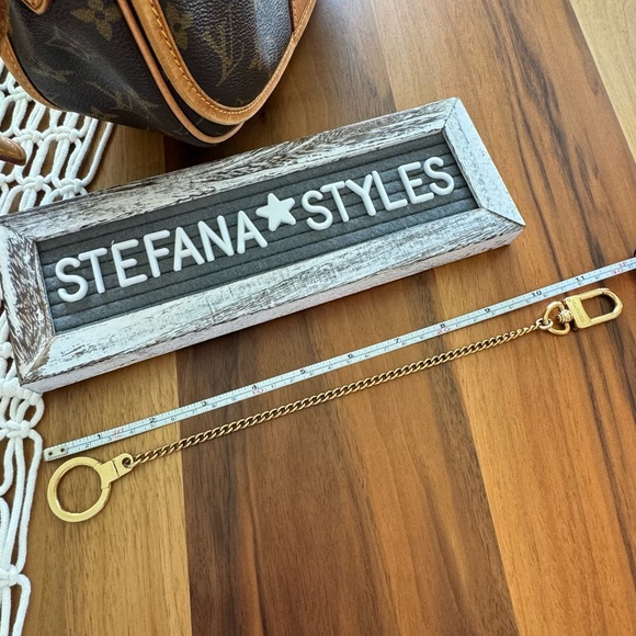 Louis Vuitton 30cm Extender Chain in Gold Tone - Picture 9 of 12